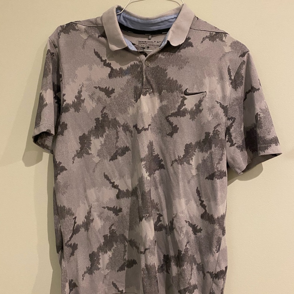 💥 Nike Grey Camo Golf Shirt - Modern Fit 💥